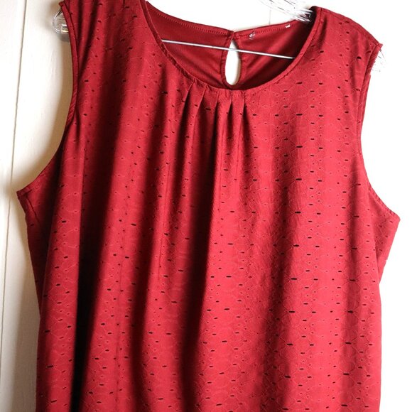 Christopher and Banks 2XL Maroon Eyelot Sleeveless Top Tank Shirt Stretchy - Picture 1 of 5